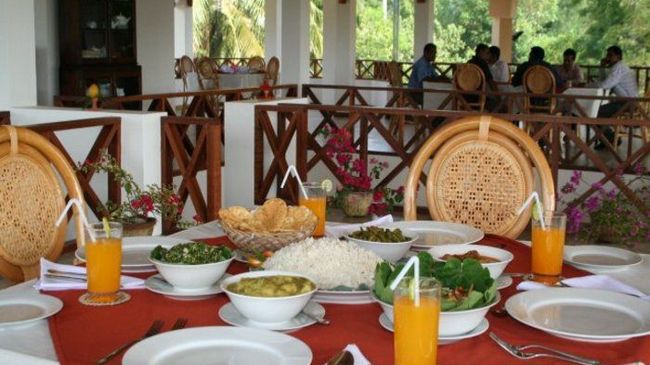 Hibiscus Garden Hotel Тисамахарама Ресторант снимка